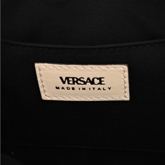 NWT VERSACE Nappa Medusa Quilted Lambskin Leather Crossbody Bag Include Dust Bag - Picture 4 of 8